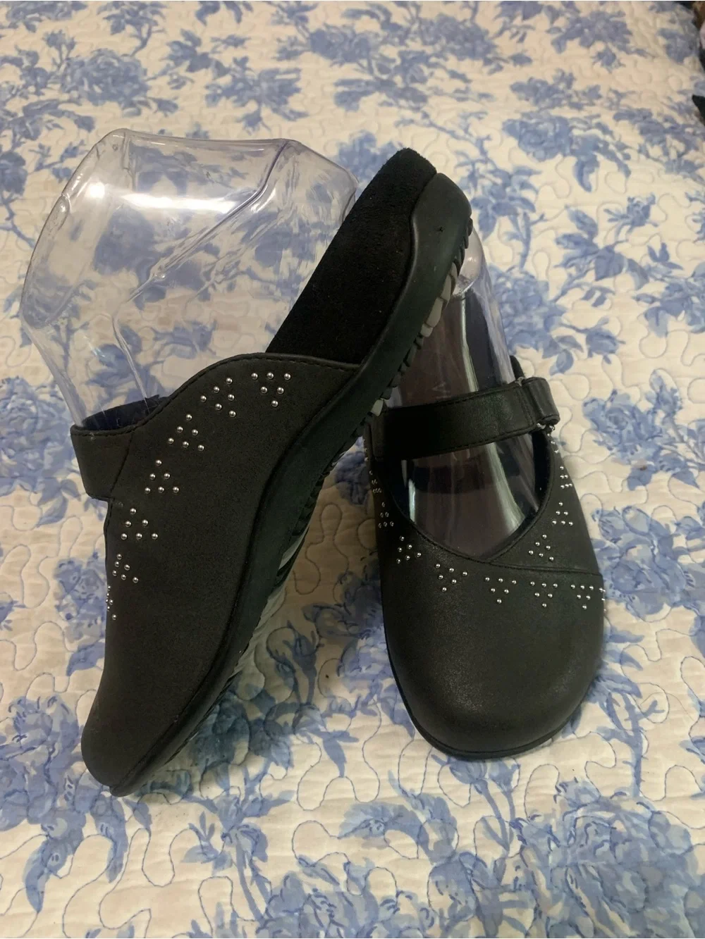 Vionic Black Mary Jane Flats with Stud Embellishments